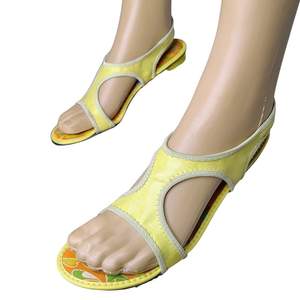60 - 70s Yellow Flower Power Bohemian Era Sandals Low Heel Cut Out Design SZ 6.5